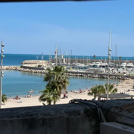 Petit Vue Apartment